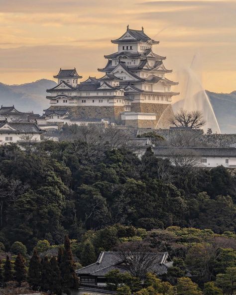 Edo Period Aesthetic, Castle Houses, Future Architect, Japanese Edo Period, Himeji Castle, Japanese Scenery, City Project, Japanese Castle, Japan Landscape