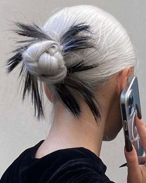 Cooler Style, Sleek Hairstyles, Dye My Hair, Hair Reference, Dream Hair, Aesthetic Hair, White Hair, Hair Day, Bun Hairstyles