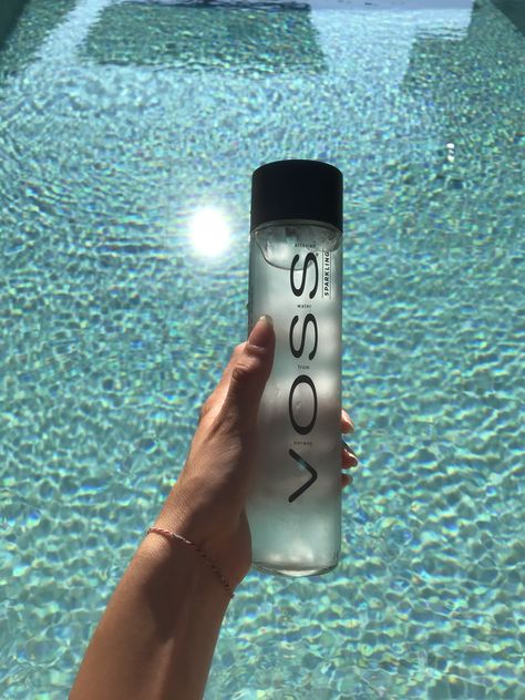 Voss Agua Voss, Voss Water, Playstation Controller, Water Aesthetic, Juice Bottles, Summer 24, Stay Hydrated, Beach Aesthetic, Clean Modern