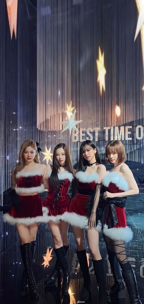 Aespa Wallpaper, Pretty Selfies, Blackpink Lisa, Christmas Wallpaper, Kpop Wallpaper, My Only Love, Winter Season, Red Velvet, Kpop Girls