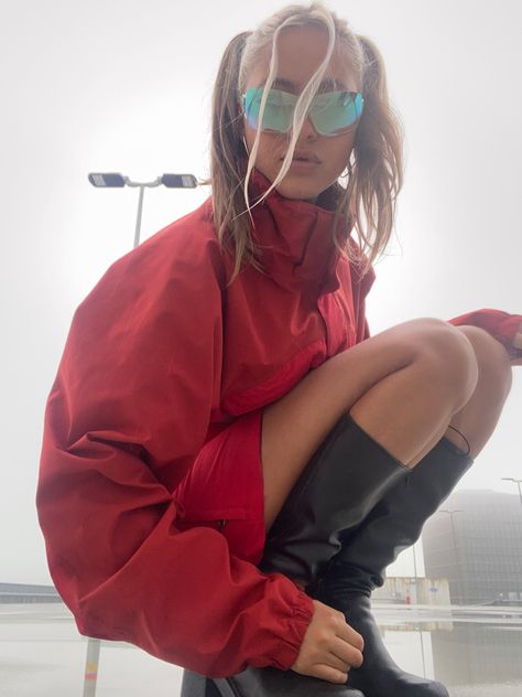 Red Outer Outfit, Red Rain Jacket Outfit, Red Raincoat Outfit, Rain Jacket Outfit Aesthetic, Red Windbreaker Outfit, Mha Fashion, Rain Jacket Aesthetic, Raincoat Outfit Aesthetic, City Outfit Winter