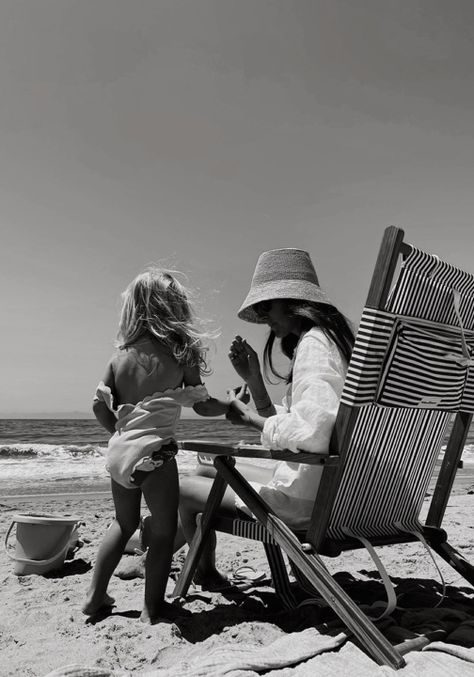 Beach Fashion Editorial, Preppy Kids Outfits, Candid Family Photography, Beach Shoot, Dream Baby, Family Beach, Family Moments, Future Life, Family Session