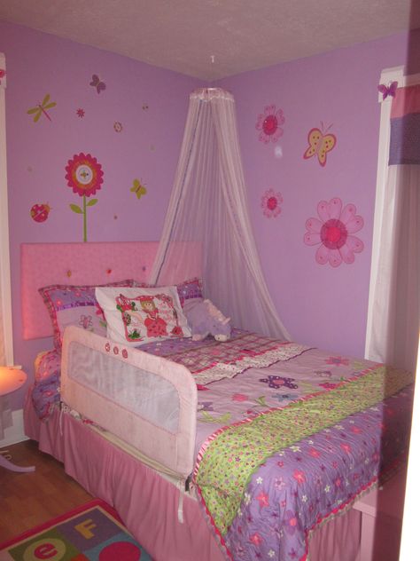 Princess Room 2000s Bedroom, 2000s Room, Princess Bedrooms, Fresh Bedroom, Girls Room Design, Highly Favored, Princess Bedroom, Princess Room, Ideas Hogar