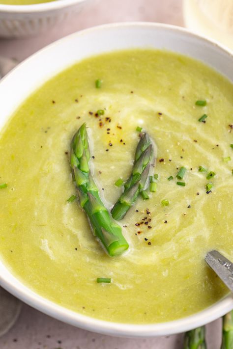 Spring Soups, Cream Of Asparagus Soup, Creamed Asparagus, Asparagus Seasoning, Creamy Asparagus, Pea And Ham Soup, Homemade Soup Recipe, Ham Soup, Asparagus Soup