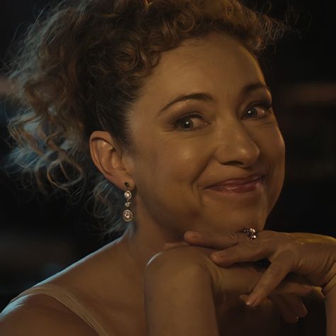 River Song Doctor Who, River Song Icon, River Song Fanart, River Song Aesthetic, Song Icon, Vintage Makeup Looks, Gray's Anatomy, Alex Kingston, Best Character Names