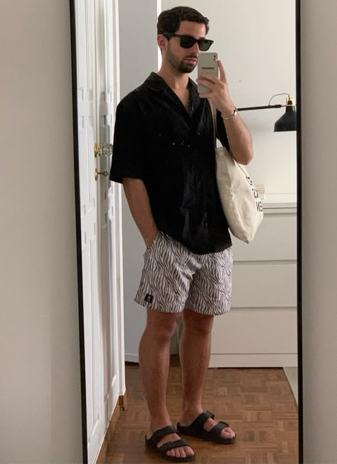 Sandal Outfit Men, Birkenstock Outfit Men, Birkenstock Sandals Men, Boyfriend Outfits, Character Outfit Inspiration, Summer Style Ideas, Cool Street Style, Birkenstock Outfit, Summer School Outfits