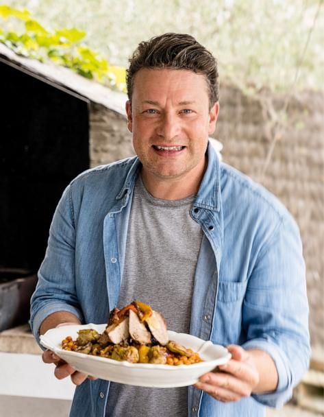 Jamie Oliver shares 5-ingredient meals from new cookbook | GMA Jamie Oliver 5 Ingredients, Gma Recipes, Chef Jamie Oliver, Jamie Oliver Recipes, 5 Ingredient Recipes, Baked Chicken Breast, Onion Recipes, Quick Healthy Meals, New Cookbooks