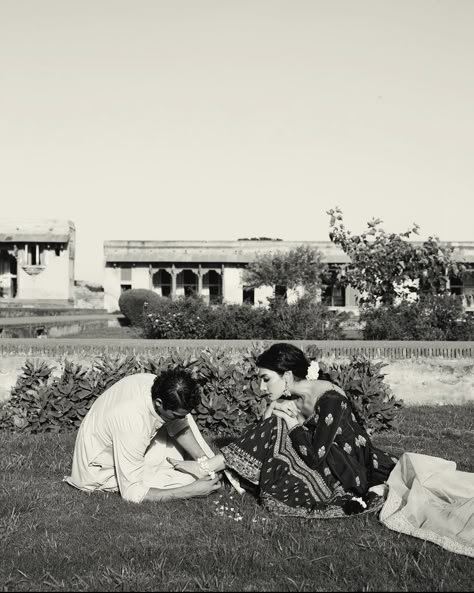 Old School Romance, Indian Retro, Old School Love, Old School Aesthetic, School Romance, South Asian Aesthetic, Desi Vibes, Bollywood Aesthetic, School Love