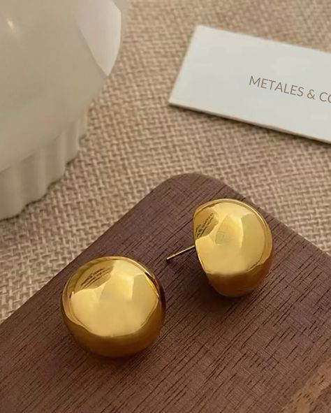 Add a touch of bold elegance with our statement Sphere Stud Earrings. Perfect for any occasion, these timeless pieces bring a gleaming sophistication to your look. ✨Enjoy 10% off your first order. ✨Get the First Look 👀 ✨Subscribe to our newsletter and be the first to know about new collections and exclusive offers. ✨Gift Cards 💕 Let your loved ones indulge in the sparkle and elegance that suits their unique style. 🛍️ Shop online metalescollections.com #jewelry #jewellery #earrings #shop #sh... Jewellery Earrings, First Order, Gift Cards, First Look, Timeless Pieces, Unique Style, Eye Makeup, Amber, First Love