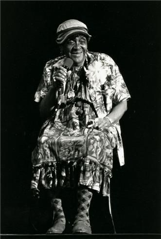 Jackie "Moms" Mabley, born Loretta Mary Aiken was an American standup comedian and a pioneer of the so-called "Chitlin' Circuit" of African-American vaudeville. Moms Mabley, Comedy Actors, Jennifer Beals, Lesbian Fashion, Black Entertainment, Women Humor, Famous Women, African American Women, Black Excellence