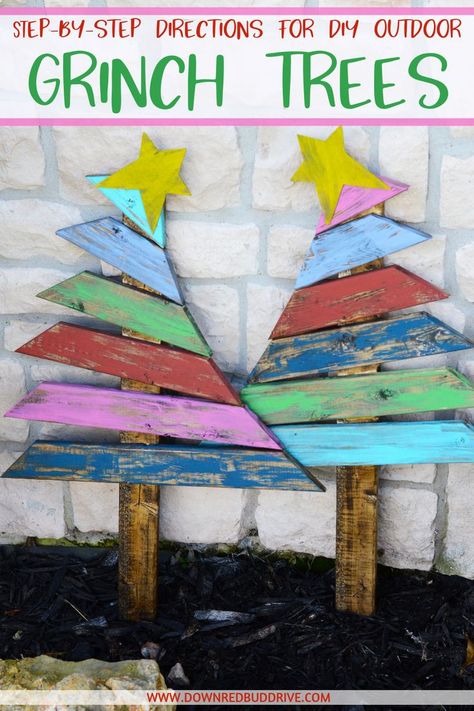 DIY outdoor grinch trees Christmas Decorations Grinch, Diy Grinch, Christmas Crafts To Make And Sell, Colorful Christmas Decorations, Whimsical Christmas Decor, Grinch Trees, Grinch Decorations, Grinch Christmas Tree, Wooden Christmas Crafts