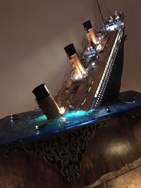 Diaroma Ideas, Science Exhibition Ideas, Titanic Model, Science Exhibition, White Star Line, Titanic History, Titanic Ship, Funny Home Decor, Exhibition Ideas