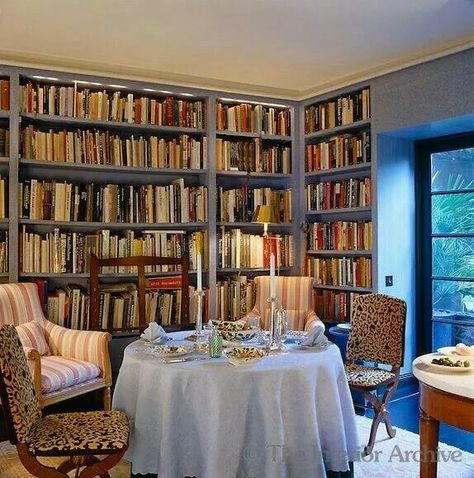 ☆ Dining Room Library, Dining Room Cozy, Bunny Williams, Room Library, Dining Room Colors, Home Libraries, Small Dining, Dining Room Walls, Home Library