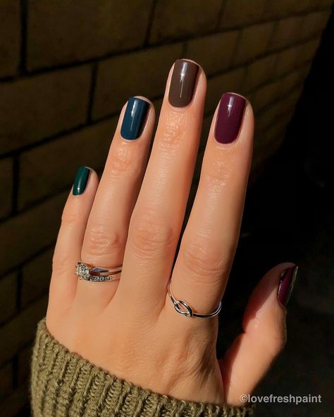 A Cosmo beauty editor rounds up the best burgundy nail ideas and designs on Instagram to try for 2023. There's options for every style and manicure vibe. Crystal Manicure, Classy Nail Designs, Manicure Inspiration, Nail Pictures, Colorful Nail Designs, Trendy Nail Design, Fall Nail Colors, Minimalist Nails, Color Street Nails