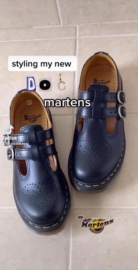 Doc Marten School Outfit, Outfits With Platform Doc Martens Oxfords, Dr Martens School Shoes, Doc Martens School Outfit, Marry Jane Doc Martens Outfits, Dr Martens 8065 Outfit, How To Style Doc Martens Mary Janes, Doc Martens 8065 Outfit, Aesthetic Shoes For School