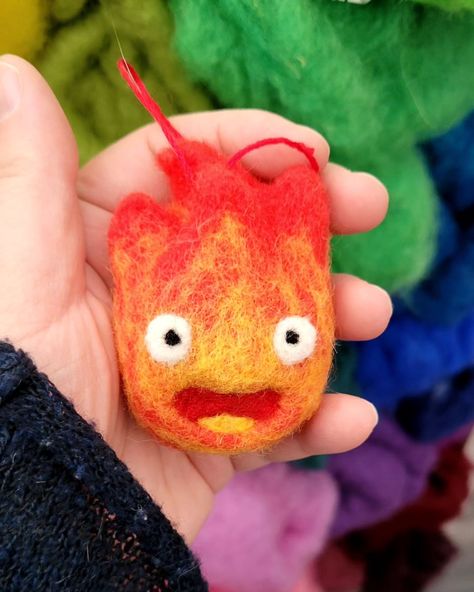 Flat Needle Felting, Needle Felt Keychain, Needle Felted Characters, Needle Felting Projects Ideas, Needle Felting Beginner, Wool Felting Ideas, Cute Needle Felting Ideas, Needle Felting Ideas, Felting Inspiration