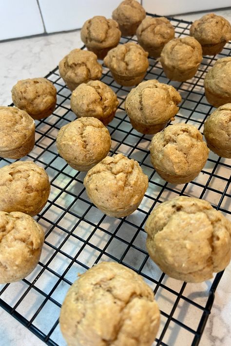 Peanut Butter Banana Mini Muffins Muffins For Baby Led Weaning, Breakfast Ideas For Baby, Banana Mini Muffins, Peanut Butter Baby, Mini Banana Muffins, Toddler Muffins, Baby Muffins, Banana Muffins Easy, Baby Breakfast