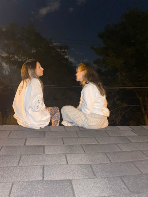 Roof top talks Talking Aesthetic People, Girl Talk Aesthetic, Talking To People Aesthetic, Hanging Out On Roof, People Sitting On Roof, Girls Talking Aesthetic, Best Friends Hanging Out, Two People Talking Aesthetic, Sitting On The Roof At Night Aesthetic