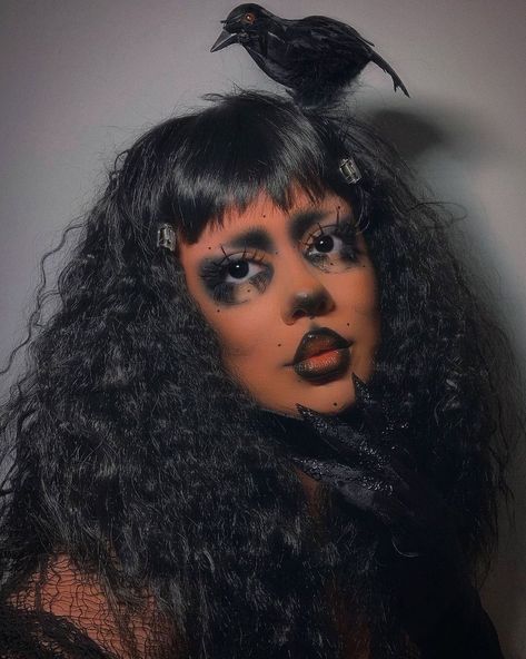 Black Crimped Wig, Crimped Wig, Crow Makeup, Dark Halloween Makeup, Goth Makeup Looks, White Face Paint, A Crow, Crimped Hair, Horror Makeup