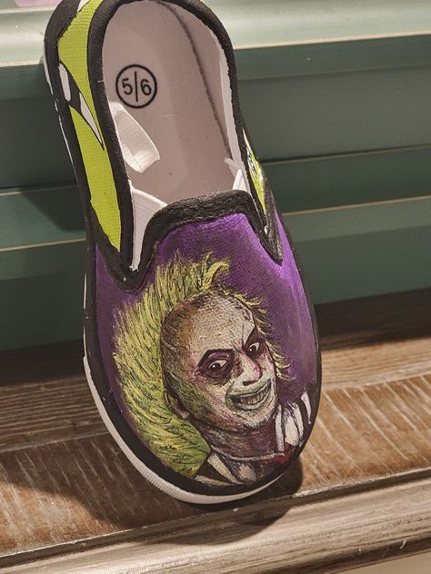 Beetlejuice Halloween shoes Painted Pants, Beetlejuice Halloween, Halloween Shoes, Painted Shoes, Beetlejuice, Toddler Shoes, Art Work, Hand Painted, Halloween