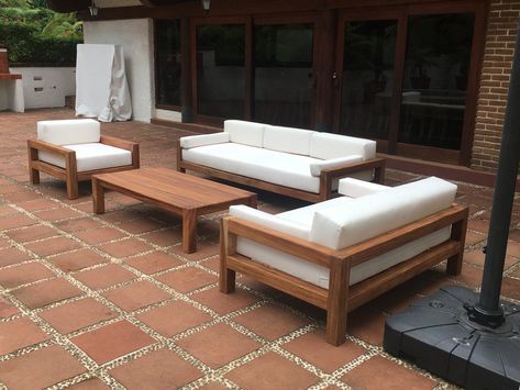 My First Outdoor Lounge - by Enrique Alvarez Romo @ LumberJocks.com ~ woodworking community Teak Wood Furniture, Wood Furniture Design, Timeless Home, Set Sofa, Diy Sofa, Decoration Furniture, Furnishings Design, Wood Sofa, Aesthetic Rooms