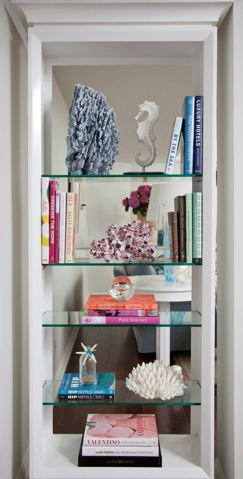 Buy bookshelves, remove cheap backing, use bookshelf (or multiple bookshelves) as room dividers in a small space. I also would definitely use glass shelves. Mantel Styling, Lots Of Books, Statement Decor, Bookcase Styling, Bookshelf Styling, Mirror With Shelf, Glass Shelf, Bookshelf Decor, Beach Crafts