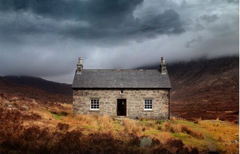 Scottish Cottages, Mountain Huts, Bible Book, Scotland Highlands, Voyage Europe, Old Stone, Scotland Travel, Stone House, Scottish Highlands