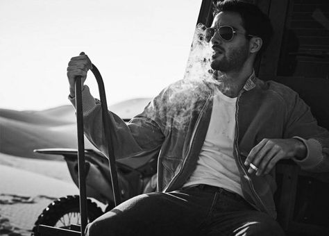 Simple Man 🇫🇷 Smoker 🚬 sur Tumblr Aleksandar Rusic, Cute Couple Names, Dark Room Photography, Army Girlfriend Pictures, Men Photoshoot, Nice People, Man Photography, Simple Man, Mens Fashion Photography