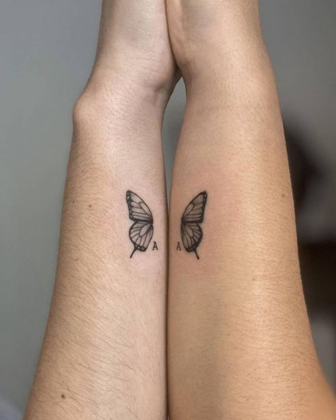 Tattoos Butterflies, Best Friend Tattoo, Friends Tattoo, Butterfly Wrist Tattoo, Tattoo On Hand, About Butterfly, Matching Best Friend Tattoos, Cross Tattoos For Women, Aesthetic Tattoos