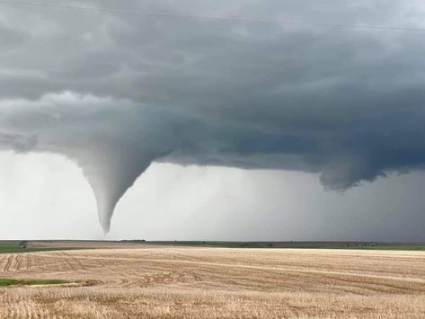 Herndon, Kansas Kansas Aesthetic, Kansas Landscape, Fam Aesthetic, Midwest Gothic, Tornado Pictures, Kansas Photos, Dream Roles, Wizard Of Oz 1939, Storm Chasing