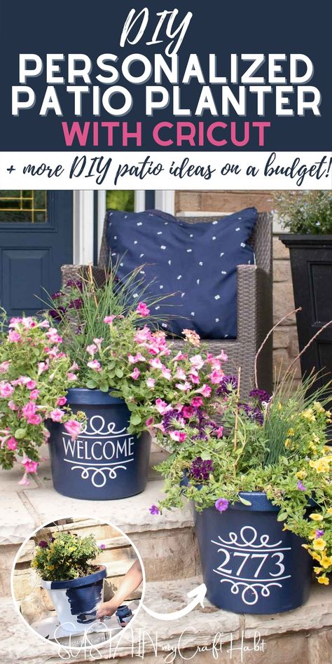 Painted navy blue planters with white decal embellishments, filled with blooming flowers and staggered on two stone steps of a porch. Cricut Projects Outdoors, Cricut Planter Ideas, Cricut Outdoor Projects, Cricut Garden Projects, Diy Patio Ideas, Cricut Corner, Patio Ideas On A Budget, Front Porch Planters, Front Door Makeover