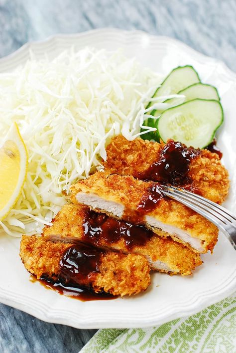 Tonkatsu (Pork Cutlet) Tonkatsu Pork, Asian Noodle Dishes, Wok Recipes, Asian Side Dishes, Pork Cutlet, Ramen Recipe, Pork Loin Chops, Pork Cutlets, Easy Chinese Recipes