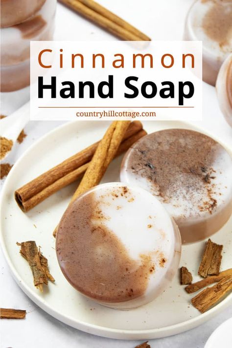 How to make an easy DIY cinnamon soap recipe! Homemade cinnamon soap bars make fantastic holiday gifts to share with family and friends. You are going to love this natural cinnamon bar soap! The soap starts out with a melt and pour base and is infused with cinnamon powder and essential oils. You learn about different cinnamon essential oils and find out how to safely use cinnamon in skincare recipes. Includes variation with orange, honey, oatmeal, coffee, and turmeric. | CountryHillCottage.com Cinnamon Soap Recipe, Coffee Soap Recipe, Oatmeal Coffee, Milk Soap Recipe, Cinnamon Soap, Diy Cinnamon, Easy Soap Recipes, Skincare Recipes, Diy Soap Recipe