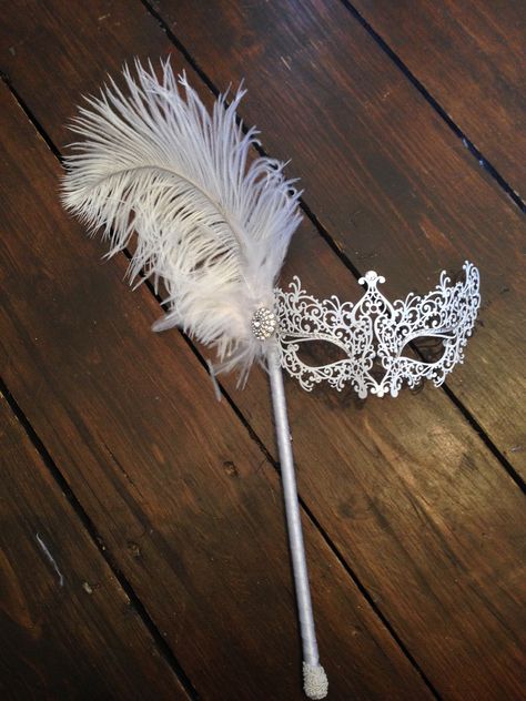 Prom Masks Masquerade, Mascarade Mask Women, Mascarade Mask Diy, Party Mask Design, Mascara Design Ideas, Mask For Masquerade Ball, Masquerade Ball Aesthetic, Masquerade Mask With Stick, Masquerade Sweet 16