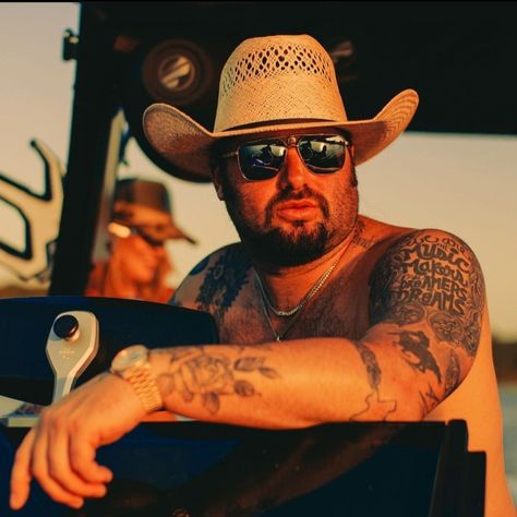 Koe Wetzel Tattoos, Takuache Outfits Guys, Koe Wetzel, Best Country Singers, Body Measurement, Country Men, Country Music Singers, Books For Boys, Horror Music