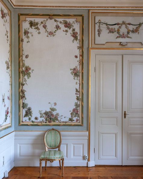 The Gustavian Template Archive Gustavian Style Interiors, Belgian Interiors, Gustavian Decor, Gustavian Interiors, Gustavian Style, Master Decor, Create Decor, French Home Decor, Historical Facts