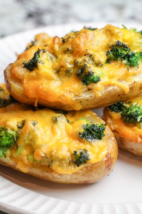 The Best Broccoli Cheddar Twice Baked Potatoes - Bad Batch Baking - Restaurant Copycat Recipes & Family Favorites Baked Potato Broccoli Cheese, Cheesecake Factory Orange Chicken, Jalapeno Mac And Cheese, The Best Broccoli, Restaurant Copycat Recipes, Best Broccoli, Family Favorite Recipes, Broccoli And Potatoes, Cheddar Potatoes