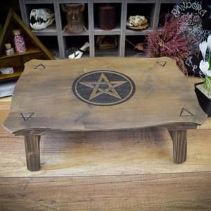 Witchy House Decor, Engraving On Wood, Wiccan Crafts, Witch Shop, Witches Altar, Bone Crafts, Witch Diy, Wiccan Spell Book, Altar Table