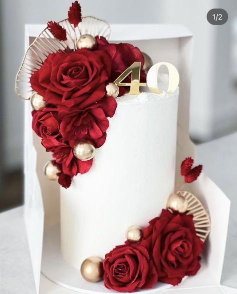 Red Rose Cake, 40th Birthday Cake For Women, 50th Birthday Cake For Women, Birthday Cake For Women Elegant, Rose Cake Design, Flower Buttercream, Bakery Cupcakes, Roses Cake, Beautiful Cake Designs