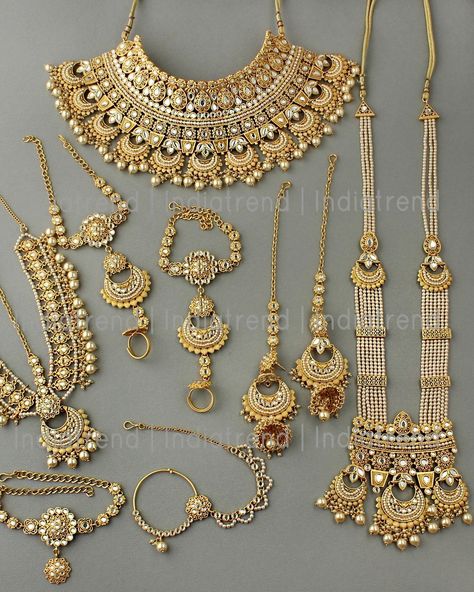 Choker Sets, Desi Jewelry, Bridal Jewelry Sets Brides, Wedding Jewelry Sets Bridal Jewellery, Kundan Jewellery Bridal, Indian Wedding Jewelry Sets, Bridal Necklace Designs, Indian Bridal Jewelry Sets, Bridal Jewelry Vintage