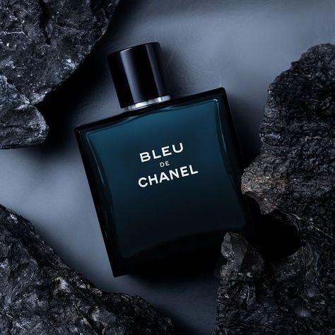 BLEU DE CHANEL #photography #productphotography #commercial #creative #creativeproduction #perfume #perfumephotography Perfume Genius, Fragrance Photography, Black Perfume, Ariana Grande Perfume, Jewelry Product Shots, Blue Perfume, Blue Aesthetic Pastel, Mood And Tone, Perfume Lover