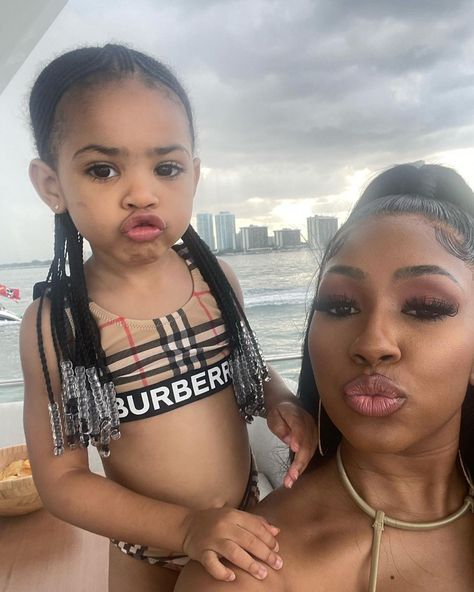 Khia And Pappiq, Mommy Goals Black Daughter, Mom And Daughters, Mom And Daughter Pictures, Black Family Photoshoot, Mommy Daughter Pictures, Luxury Baby Clothes, Mom Daughter Outfits, Mommy And Baby Pictures