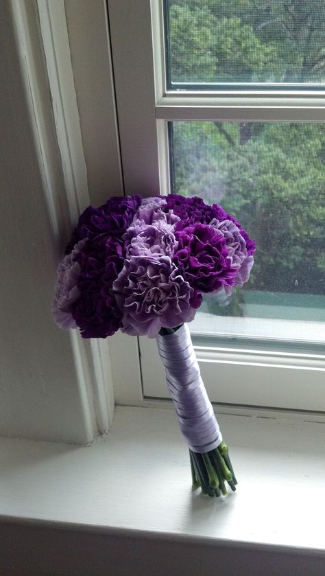 Purple Carnation Bouquet, Carnation Wedding Centerpieces, Carnation Wedding Bouquet, Carnation Bridal Bouquet, Wedding Shower Centerpieces, Carnation Wedding, Purple Quince, Purple Carnations, Carnation Bouquet