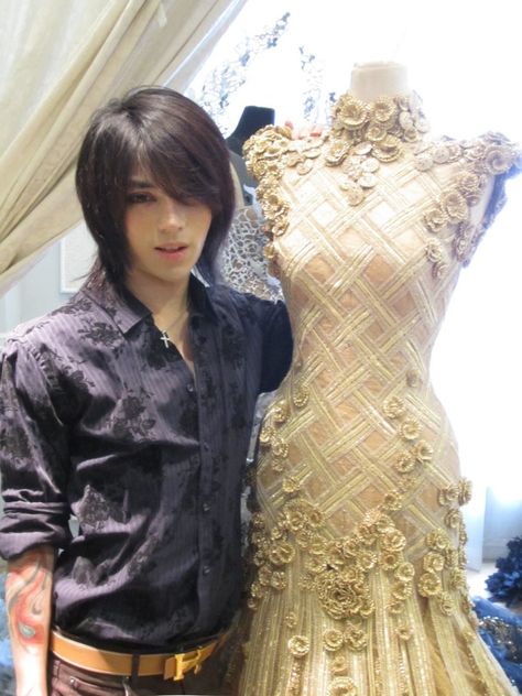 The beautifully handsome designer Tex Saverio and a gown. Some of the super beautiful items I've pinned are by him Tex Saverio, Steampunk Couture, Vibrant Dress, Become A Fashion Designer, Fashion Leaders, Fantasy Gowns, Fashion 101, Halloween Fashion, Gold Fashion