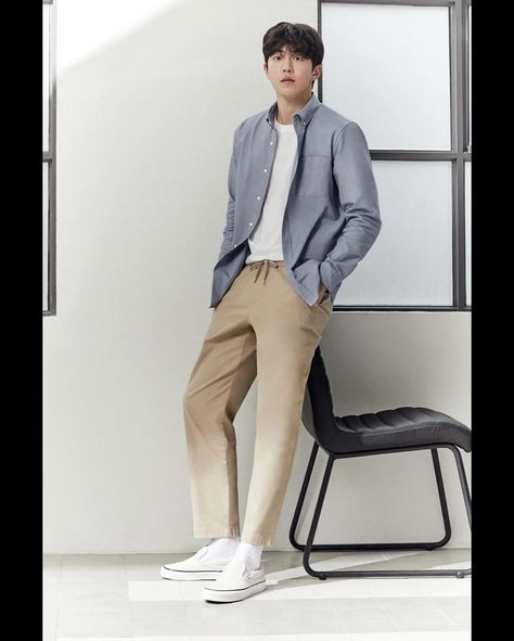 Kdrama Male Lead Outfit, Clean Casual Outfits Men, Korean Fashion Men Formal Style, Kdrama Men Outfit, Style Casual Pria, Ootd Cowok Casual, Simple Korean Outfits, Styles Man, Outfit Cowok