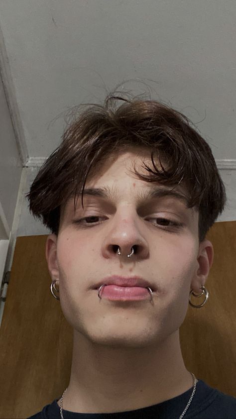 Men With Eyebrow Piercings, Men Facial Piercings, Snake Bites Men, Lip Piercing Men, Piercing No Rosto, Piercings Men, Boys With Piercings, Men Piercing, Septum Piercing Men