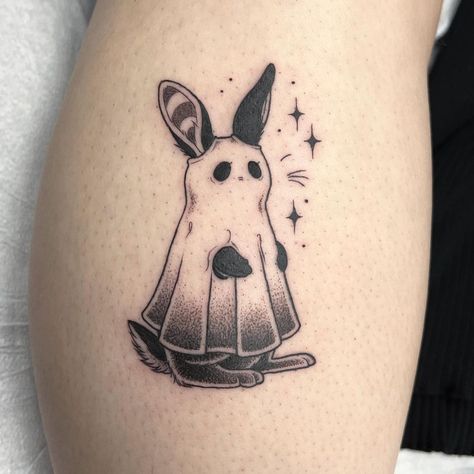 Creepy Bunny Art, Bunny Ghost Tattoo, Spooky Bunny Tattoo, Ghost Bunny Tattoo, Spooky Animal Tattoos, Creepy Rabbit Tattoo, Goth Bunny Tattoo, Creepy Bunny Tattoo, Rabbit Head Tattoo