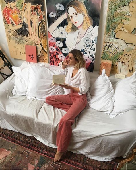 10-Girl Crush | Adenorah-This Is Glamorous French Artist Aesthetic, Style Année 80, Style Rules, French Girl Style, Valley Girls, Artist Aesthetic, Apartment Style, French Girls, Ikea Hacks