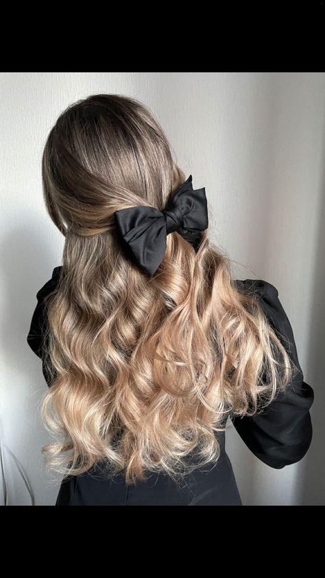 Camp Hairstyles, Sweet Hairstyles, Black Hair Bows, Tutorial Ideas, Long Hair Video, Bow Hairstyle, Trendy Hairstyle, Ribbon Hairstyle, Hairstyle Tutorial