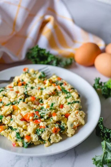 Veggie Scrambled Eggs Best Scrambled Eggs Recipe, Eggs With Veggies, Eggs And Veggies, Best Scrambled Eggs, Eggs Dinner, Scrambled Eggs Recipe, Prepared Eggs, Mexican Breakfast Recipes, Meals To Cook